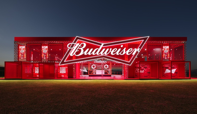 Budweiser transforma nostalgia em experiência no Lollapalooza Brasil