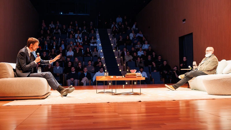 Teatro Iguatemi recebeu Fernando Schuler e Luiz Felipe Pondé para discutir o Brasil atual