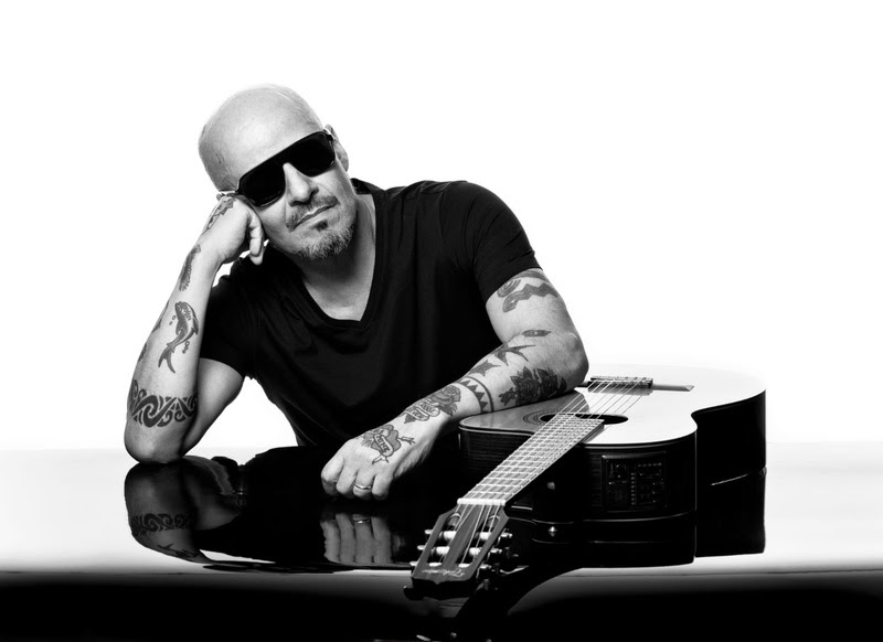 Sérgio Britto apresenta álbum solo e repertório dos Titãs